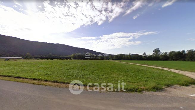 Terreno agricolo in commerciale in 
