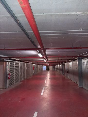 Box/posto auto in residenziale in Largo Oreste Murani