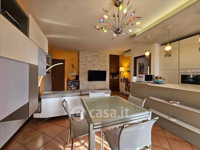 Appartamento in residenziale in Via Aganoor Pompili 3