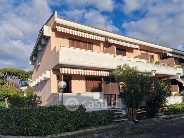 Villa in residenziale in 