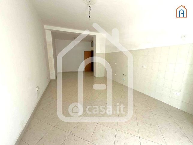 Box/posto auto in residenziale in I Traversa Tenente Magrone 18