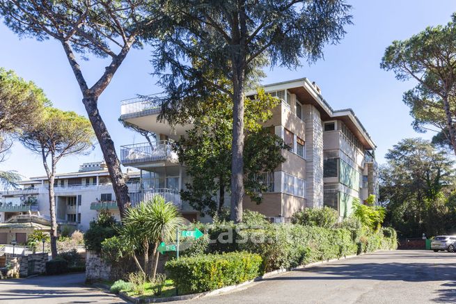 Appartamento in residenziale in Via Cassia