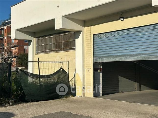 Box/posto auto in residenziale in Via Edoardo Chiossone