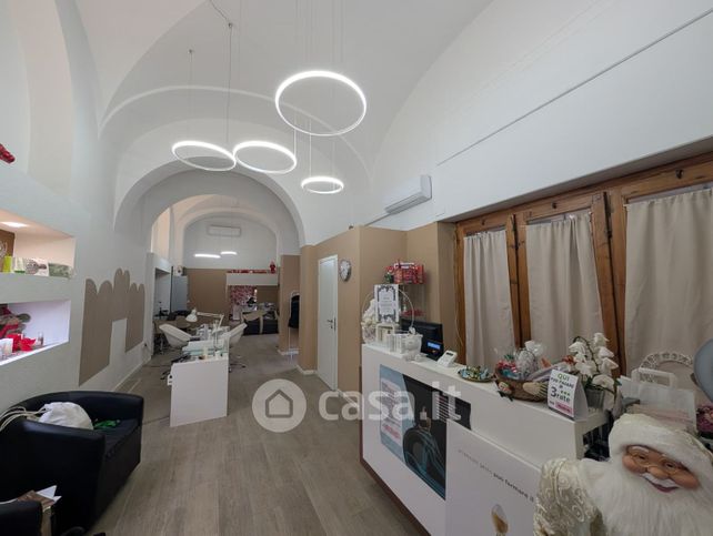 Negozio/locale commerciale in commerciale in Piazza della Indipendenza