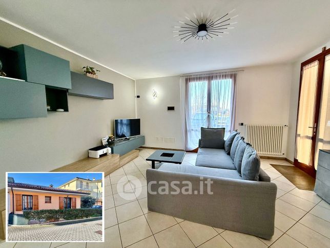 Villetta a schiera in residenziale in Via Santerno Ammonite 161