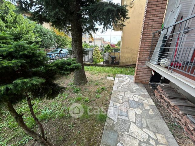 Casa indipendente in residenziale in