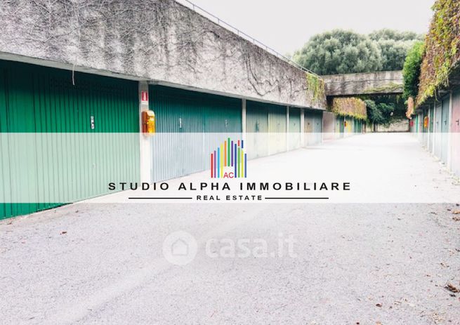 Box/posto auto in residenziale in Piazza Camillo Golgi 15