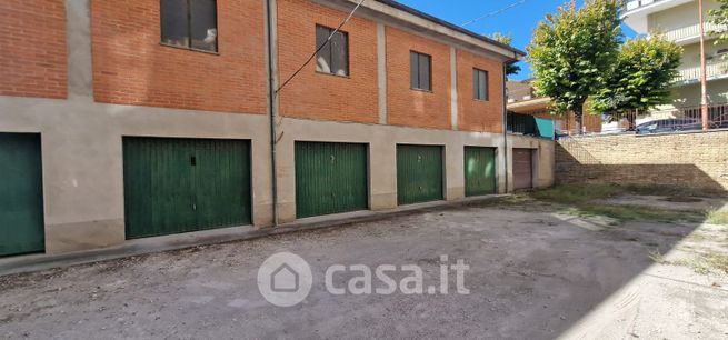 Garage/posto auto in residenziale in Via pacinotti 3