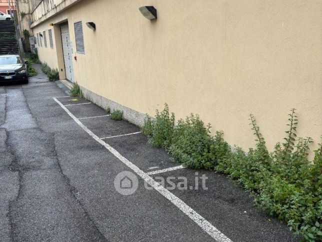 Box/posto auto in residenziale in Via Rio Salto