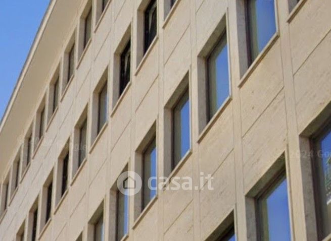 Ufficio in commerciale in 