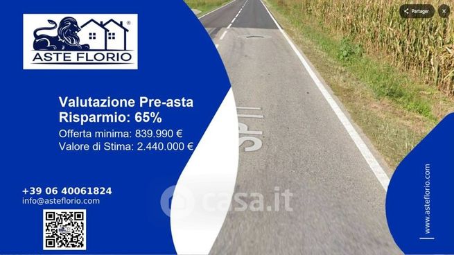 Capannone in commerciale in Via J. F. Kennedy 44