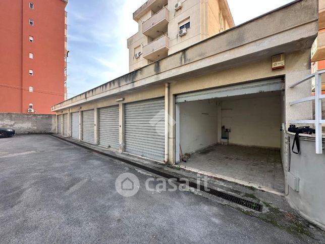 Garage/posto auto in residenziale in Fondo Vitale ad Altarello