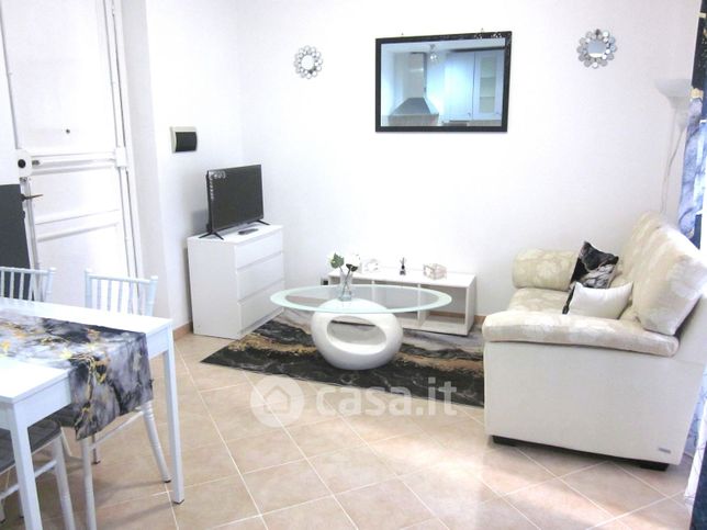 Appartamento in residenziale in Via Talete 71