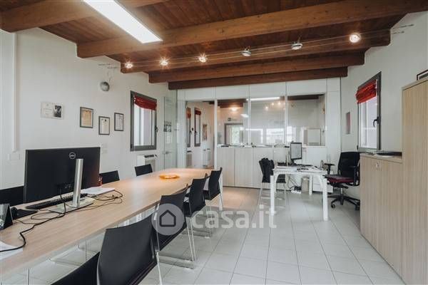 Ufficio in commerciale in Via del Fonditore 8