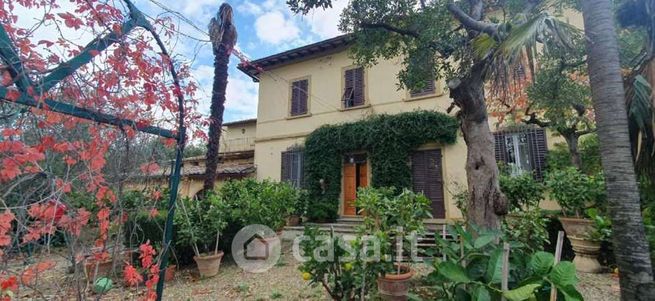 Villa in residenziale in Via Di Vernalese