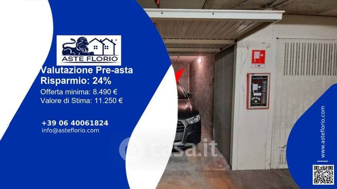 Box/posto auto in residenziale in Piazza Adriano 11 /E