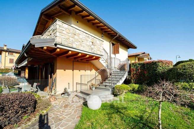 Appartamento in residenziale in Via Dante Alighieri