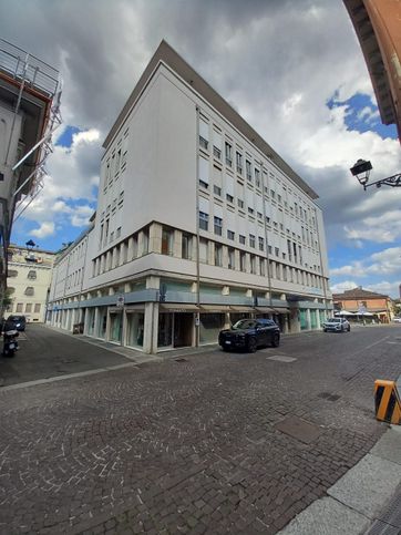 Ufficio in commerciale in Corso Giuseppe Garibaldi 127