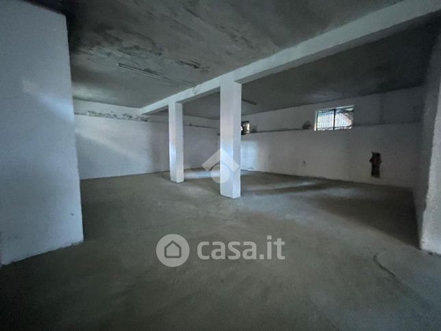 Capannone in commerciale in Via Monte 28