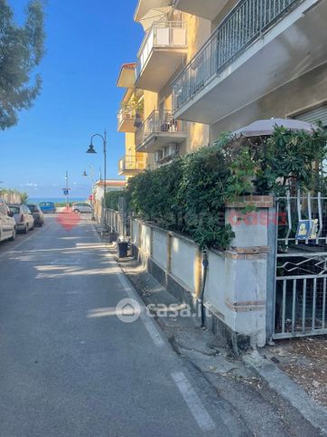 Appartamento in residenziale in Via Guglielmo Capolino 24