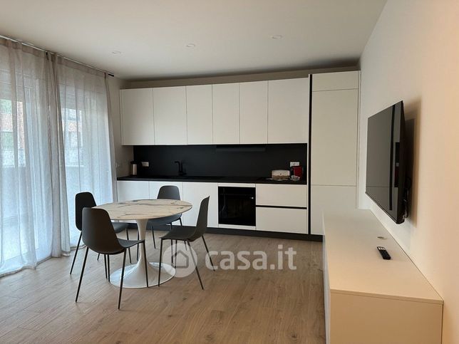 Appartamento in residenziale in Via Montereale 25 a