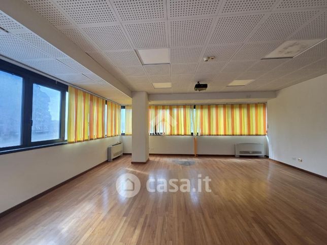 Ufficio in commerciale in Via Francesco Gentile 135
