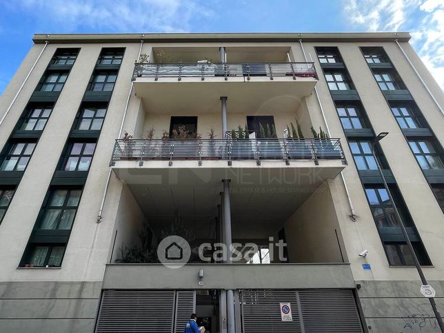 Box/posto auto in residenziale in Via Adelaide Bono Cairoli 30