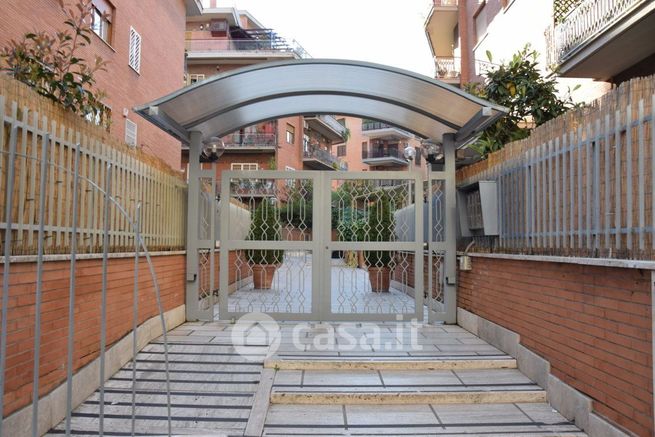 Appartamento in residenziale in Via Maroncelli 45