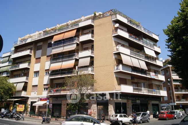 Box/posto auto in residenziale in Via Antonio Sogliano 17