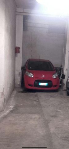 Garage/posto auto in residenziale in Via Alessandro D'Ancona 17