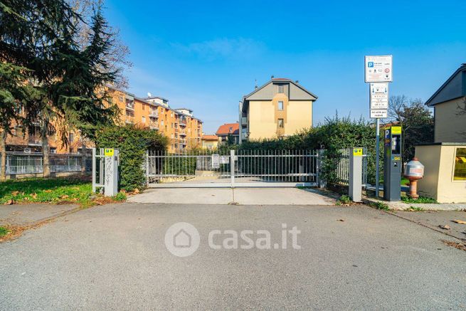 Box/posto auto in residenziale in Via Piave 1