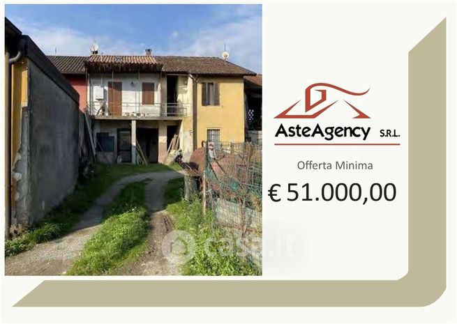 Casa indipendente in residenziale in Via Calvenzano 49