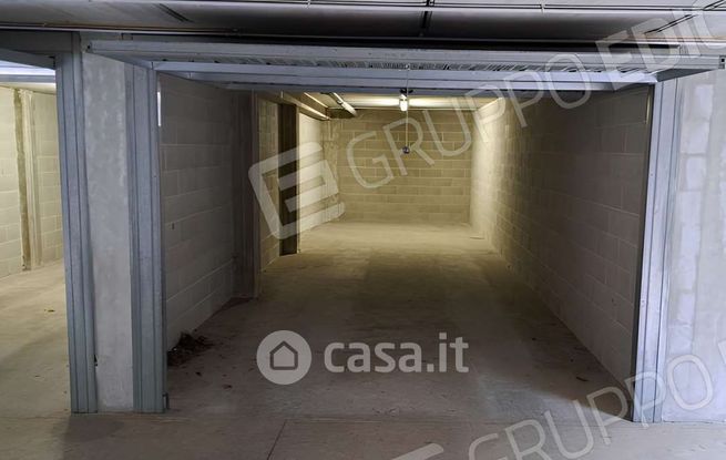 Garage/posto auto in residenziale in Via Raffaello 609 D