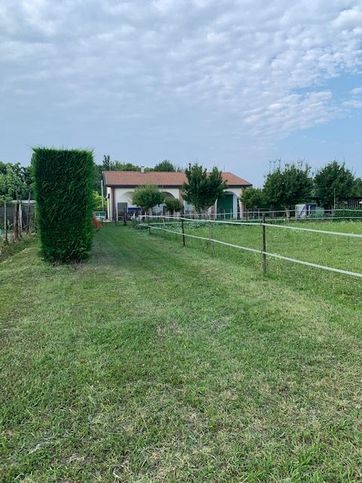 Terreno agricolo in commerciale in Via cesare battisti