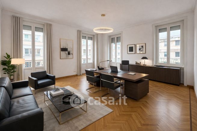 Ufficio in commerciale in Piazza Santa Maria Beltrade