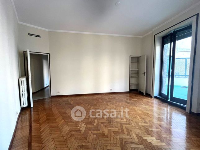 Appartamento in residenziale in Via GiosuÃ¨ Carducci 12