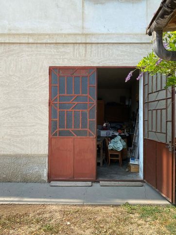 Garage/posto auto in residenziale in Via Isolabella 21