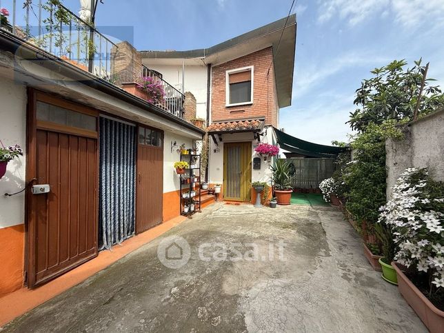 Villetta a schiera in residenziale in Via Severino Ferrari 143