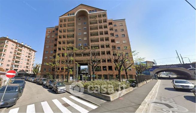 Box/posto auto in residenziale in Viale Corsica 99