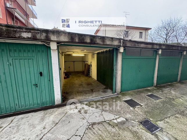 Garage/posto auto in residenziale in Via Luigi Galvani