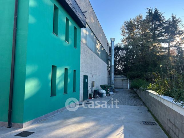 Capannone in commerciale in Via Noce