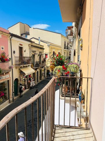 Casa indipendente in residenziale in