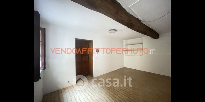 Ufficio in commerciale in 