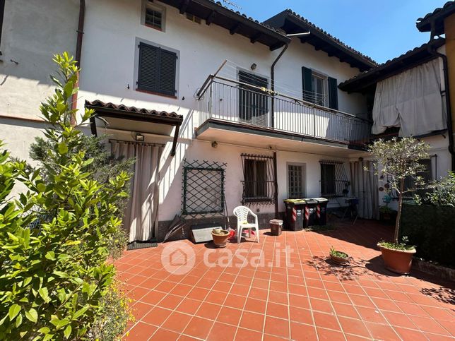 Casa indipendente in residenziale in 