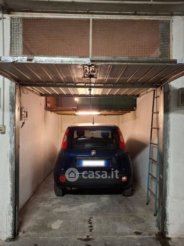 Box/posto auto in residenziale in Via Trento 3 A