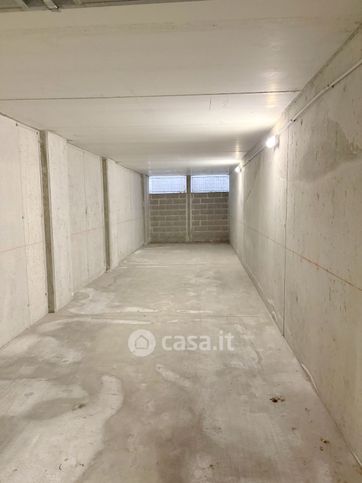 Box/posto auto in residenziale in Via Bruno Cassinari