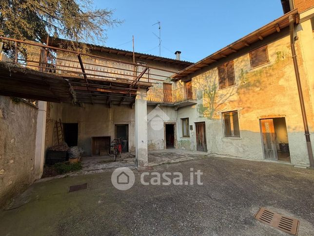 Casa indipendente in residenziale in Via G. Merini 11