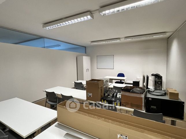 Ufficio in commerciale in Viale dell'Industria