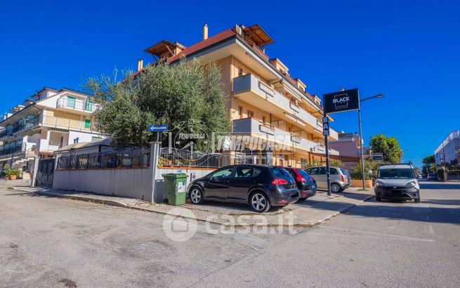 Appartamento in residenziale in Via Cola di Rienzo 27