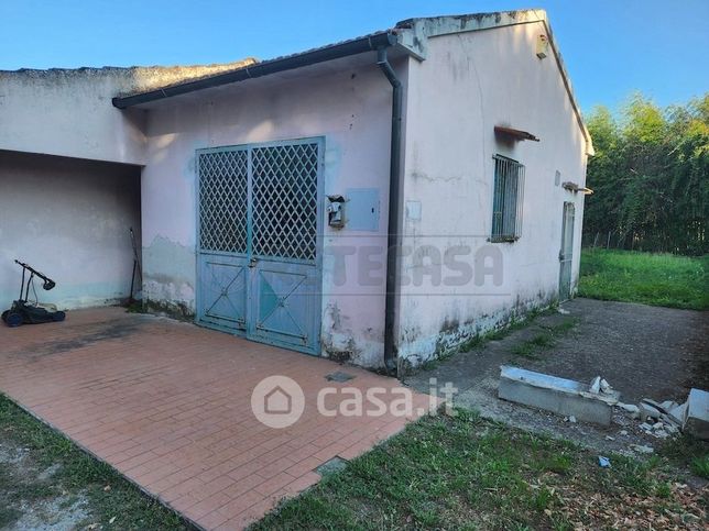 Garage/posto auto in residenziale in Via San Donato 161